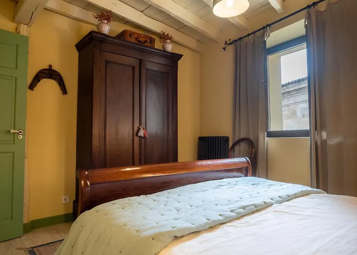 Encantadora Casa De Pueblo Con 5 Hab. En Burgos