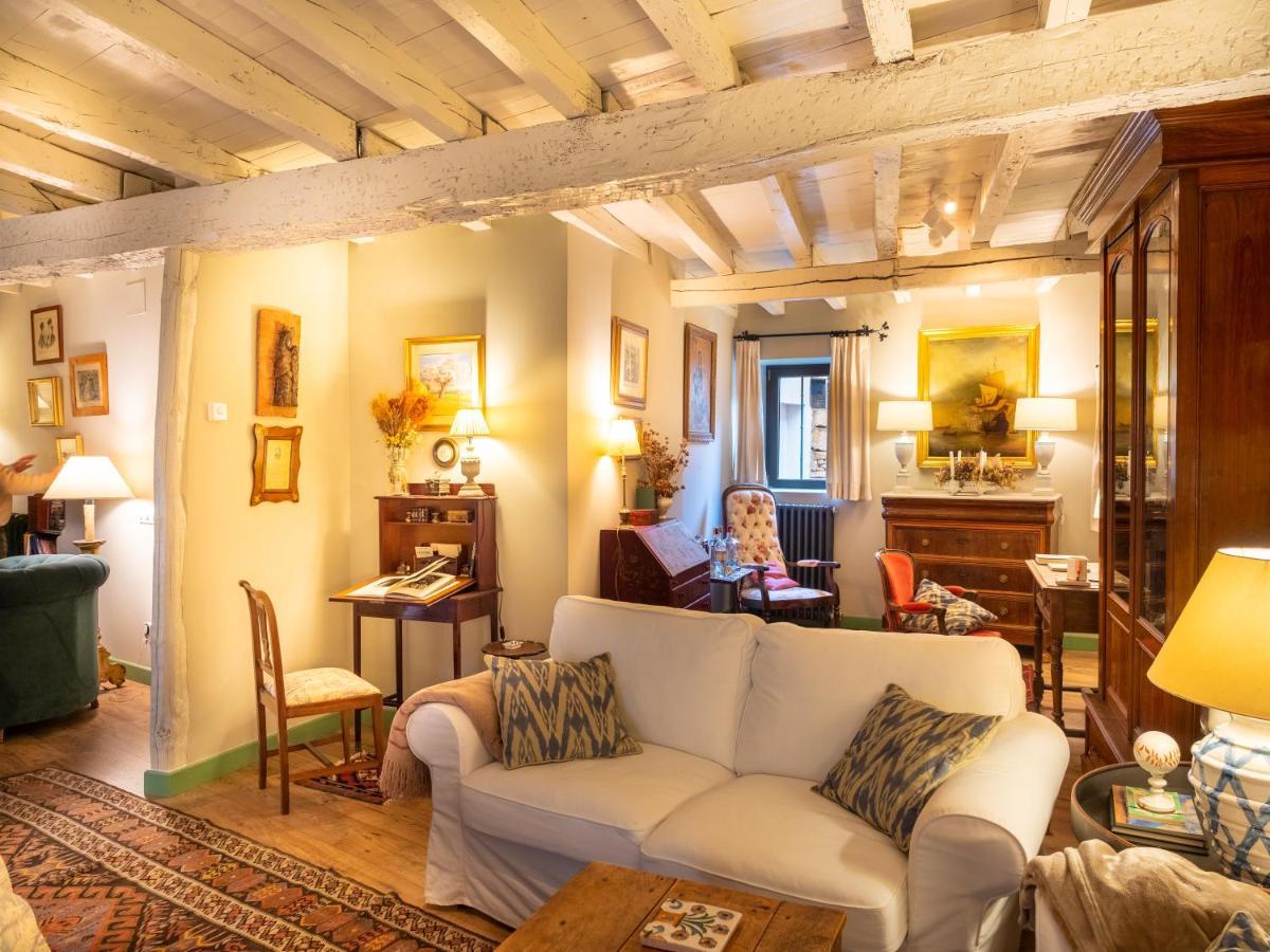 Encantadora Casa De Pueblo Con 5 Hab. En Burgos