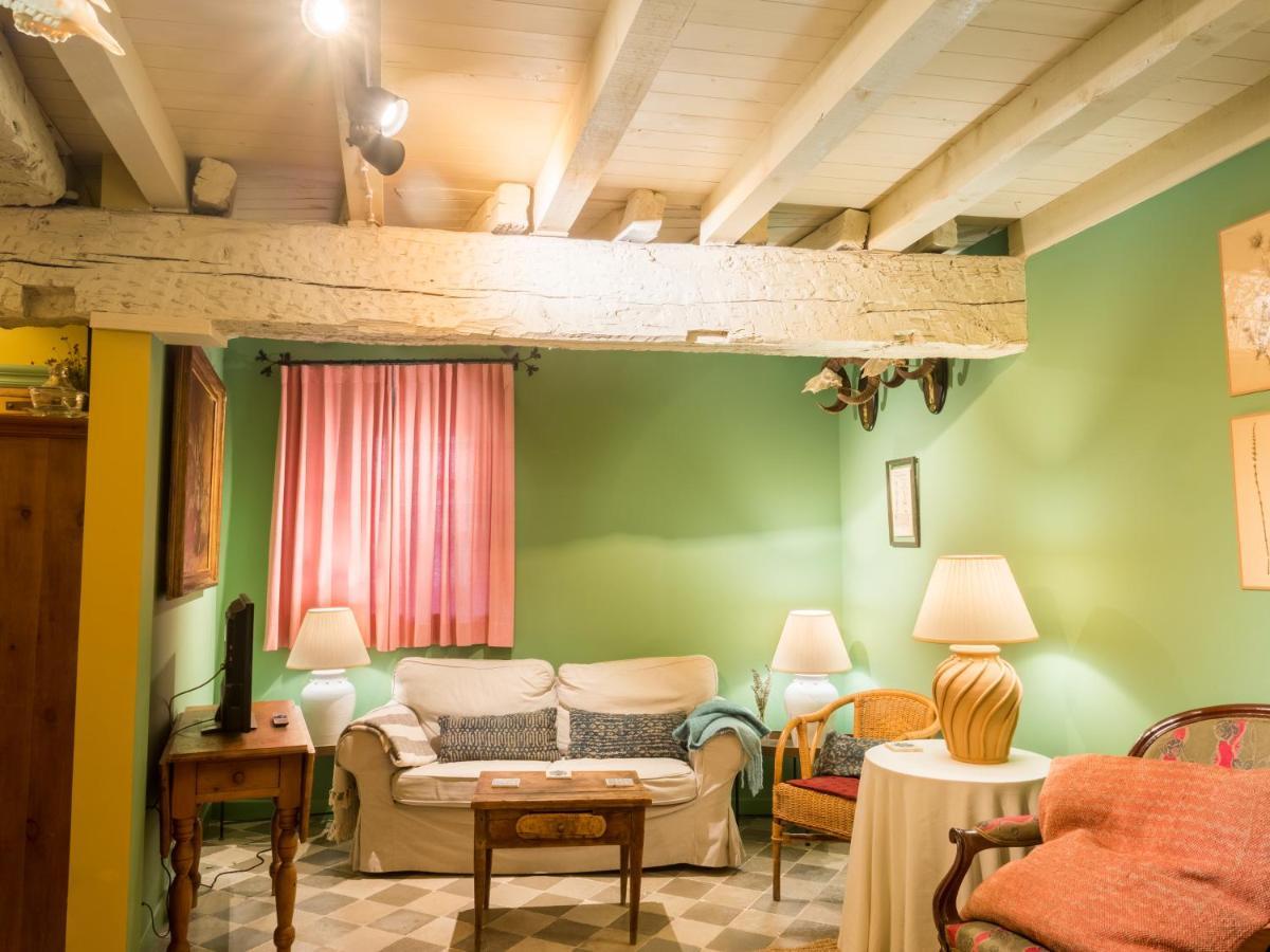 Encantadora Casa De Pueblo Con 5 Hab. En Burgos *