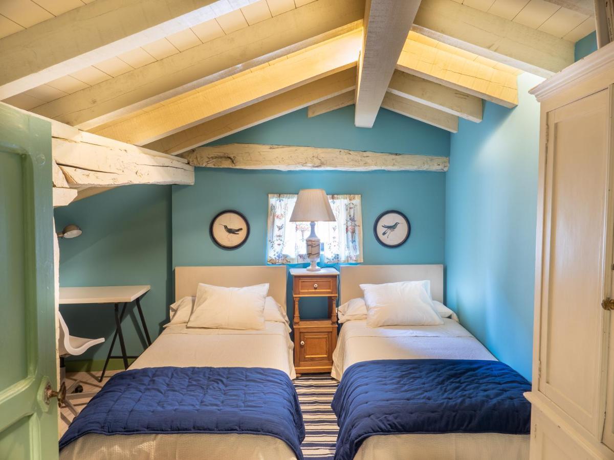 Encantadora Casa De Pueblo Con 5 Hab. En Burgos
