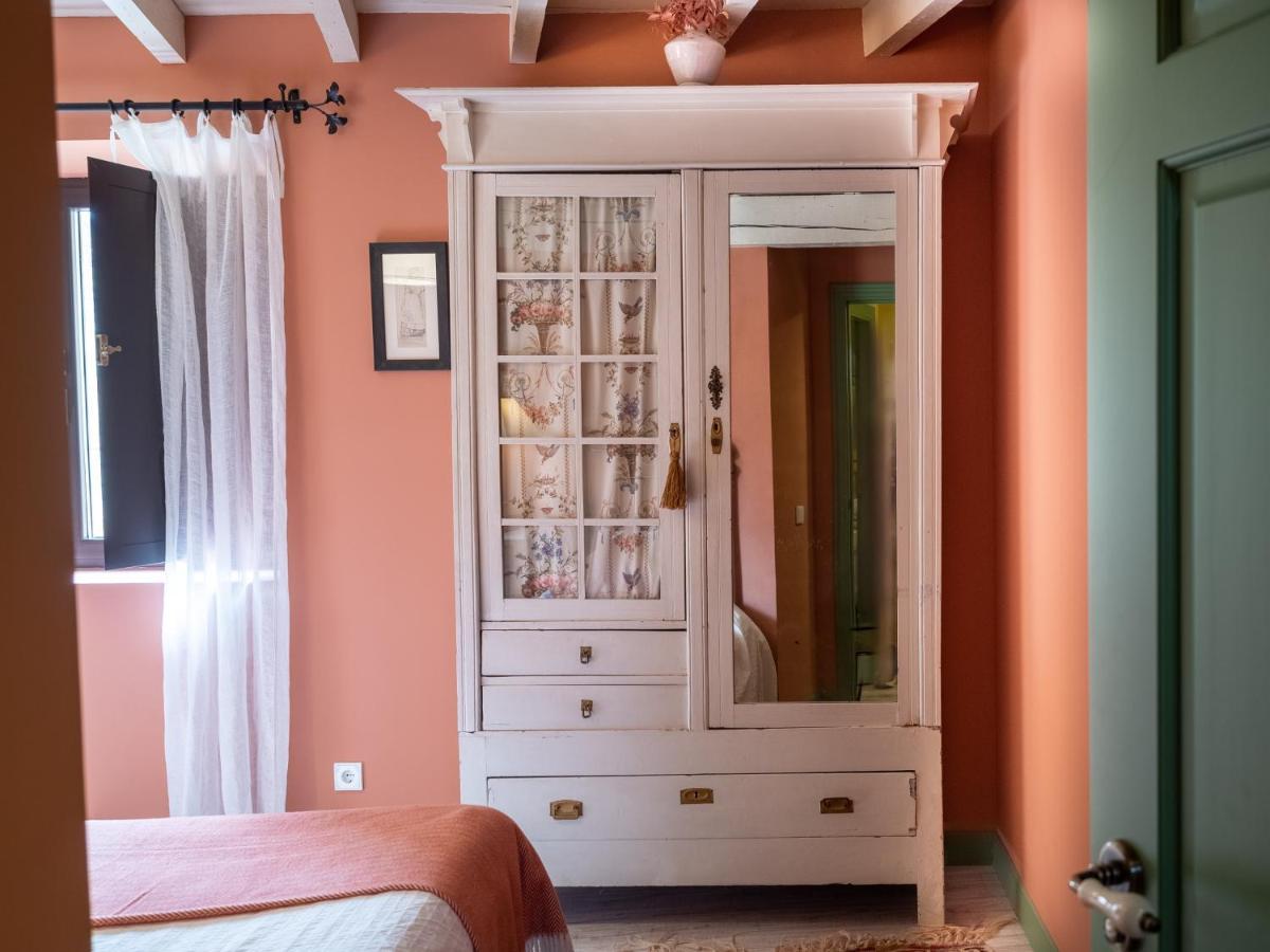 Encantadora Casa De Pueblo Con 5 Hab. En Burgos *